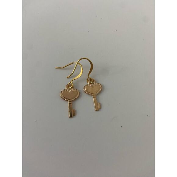 Handmade little key earrings - Picture 4 of 4